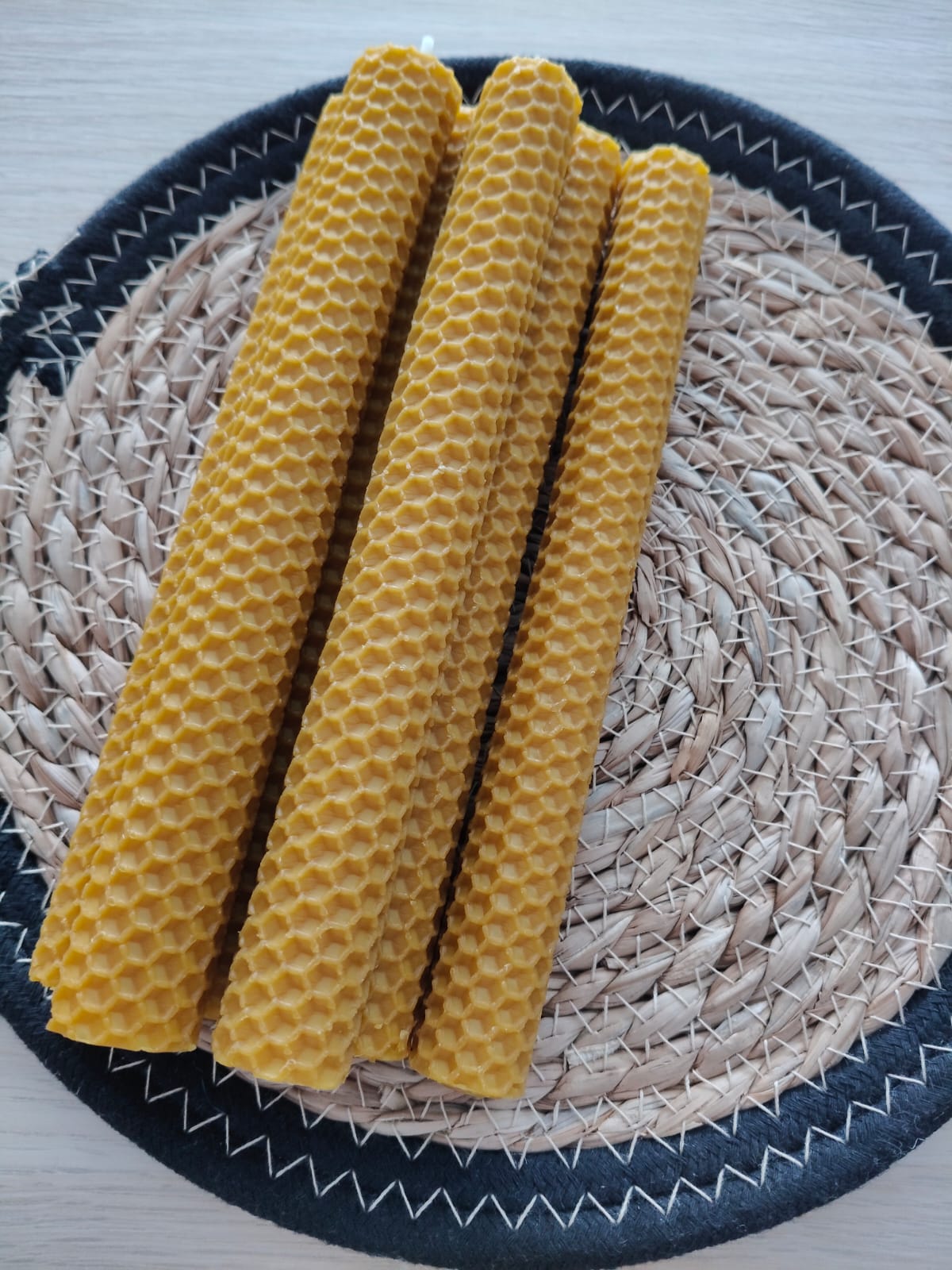 Bougie en cire d'abeille naturelle 20 cm, l'unité