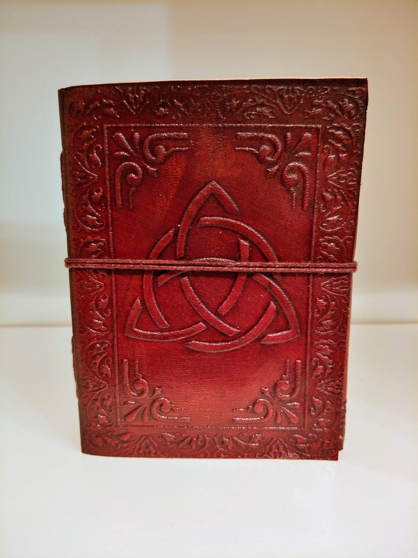 Carnet en cuir symbole Triquetra 15x11,5 cm