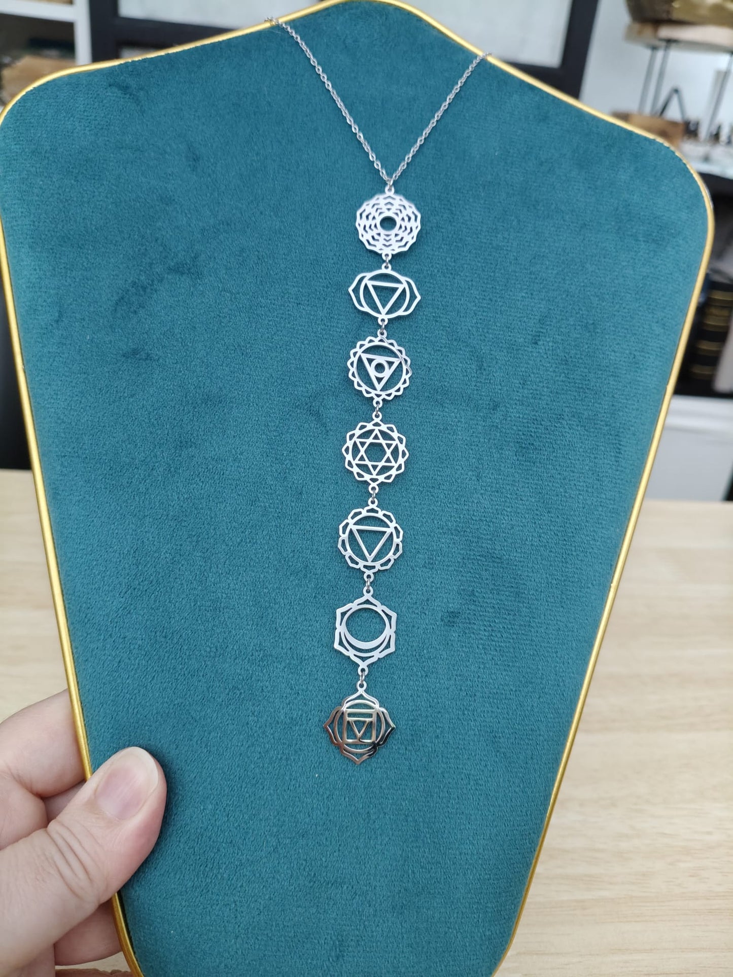 Colgante acero inoxidable con los símbolos de los 7 chakras