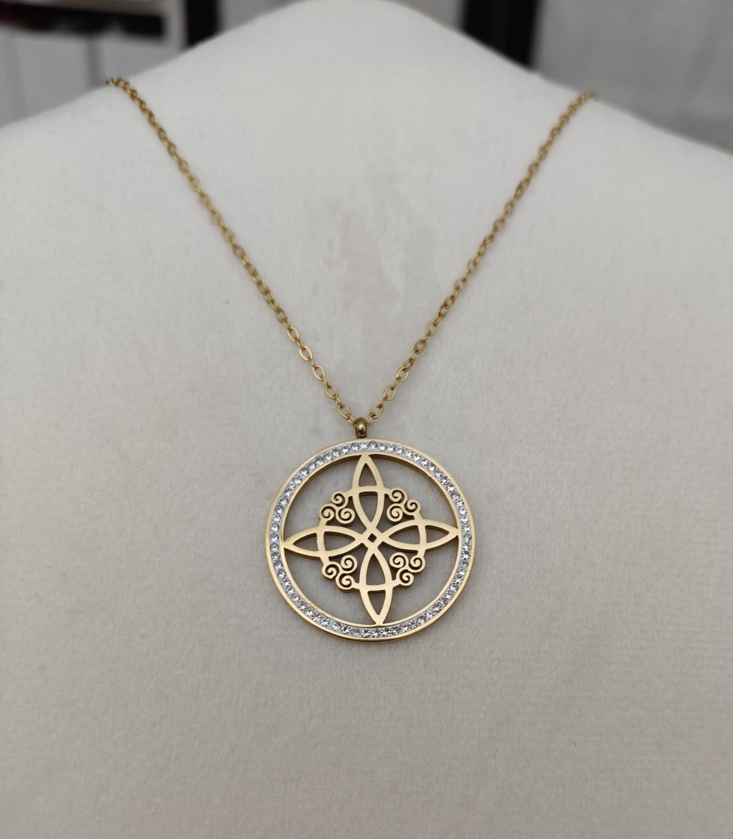 Witches' knot stainless steel pendant