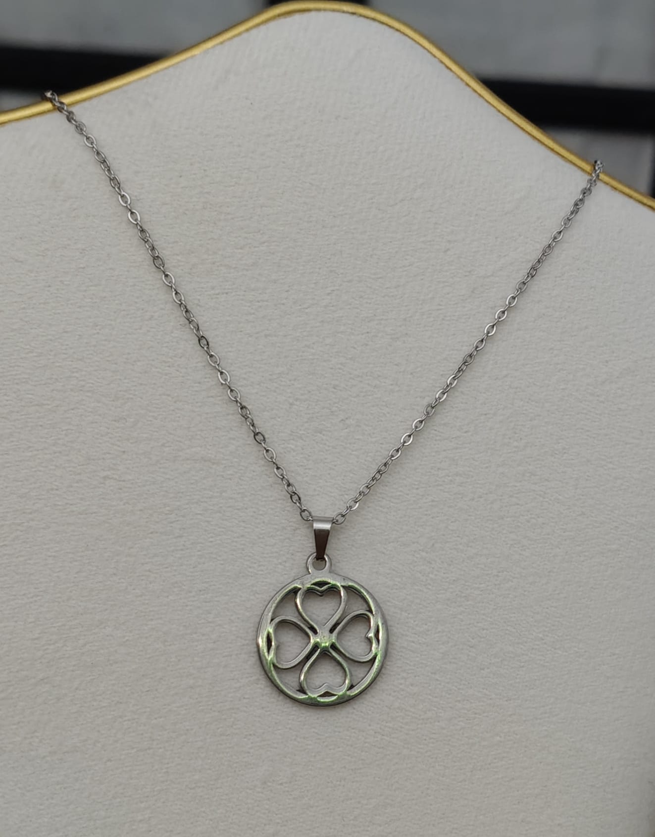 Collar acero inoxidable trébol 4 hojas