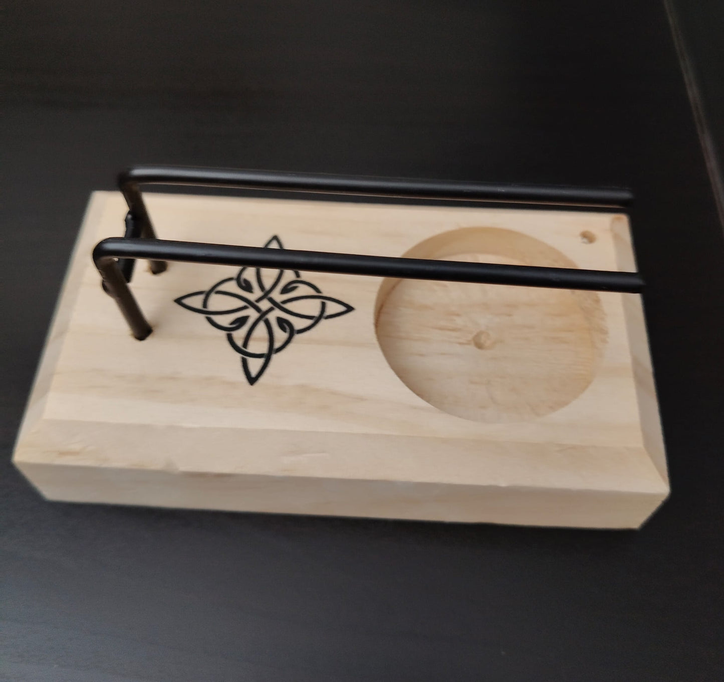 Support en bois de Palo Santo avec gravures