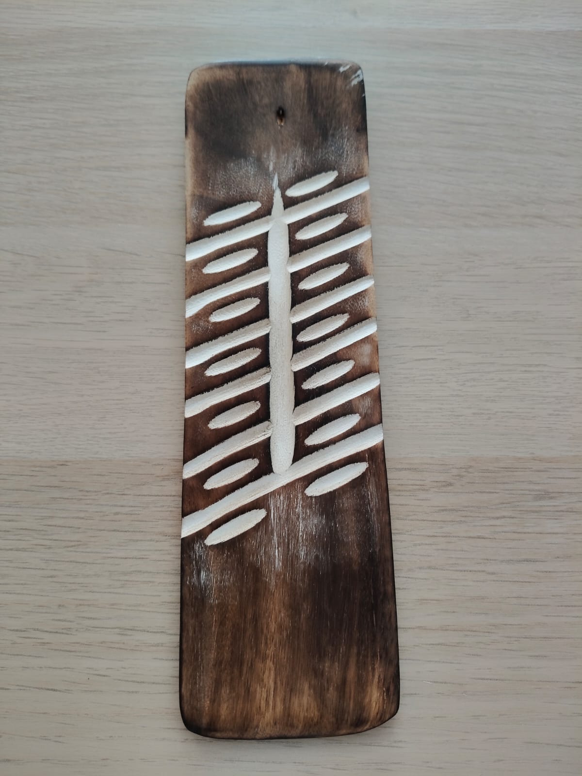 Brûle-encens sculpté 25x7cm