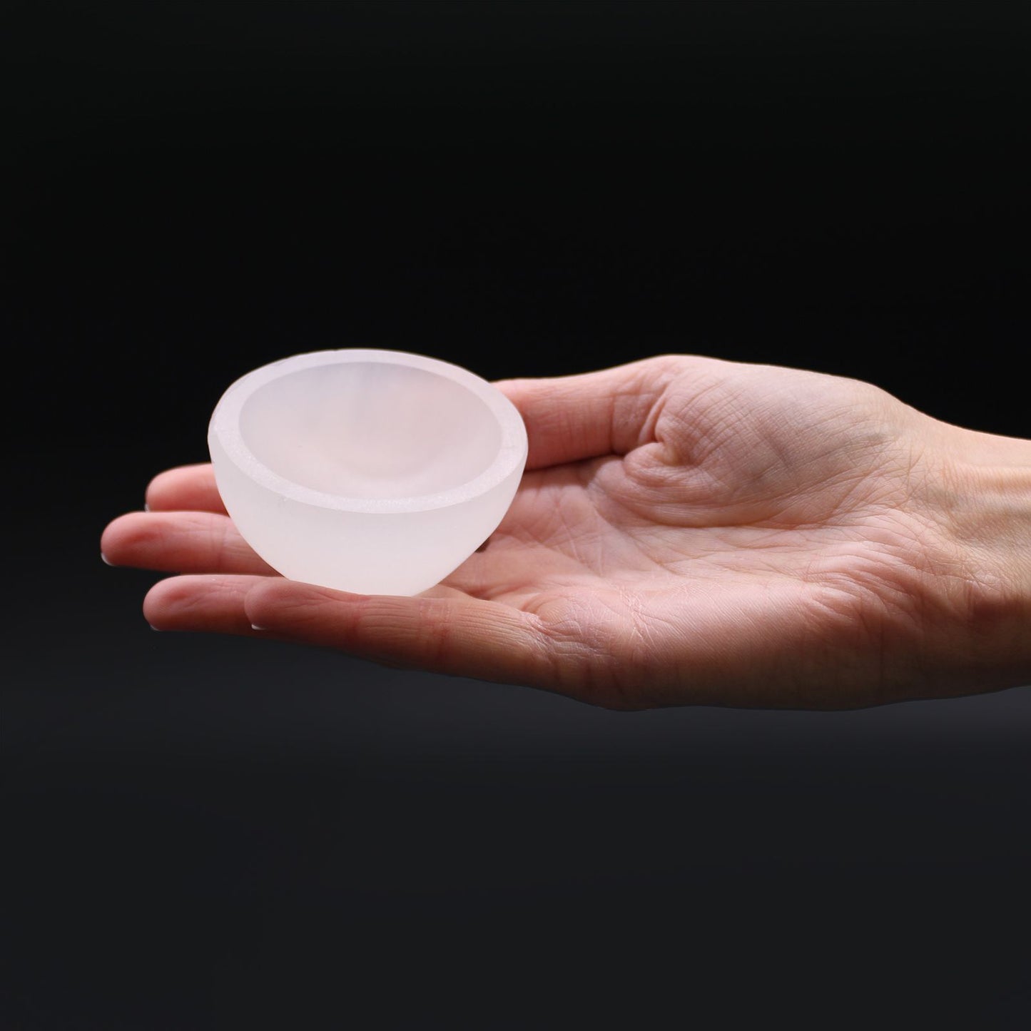 Round selenite bowl - 6cm