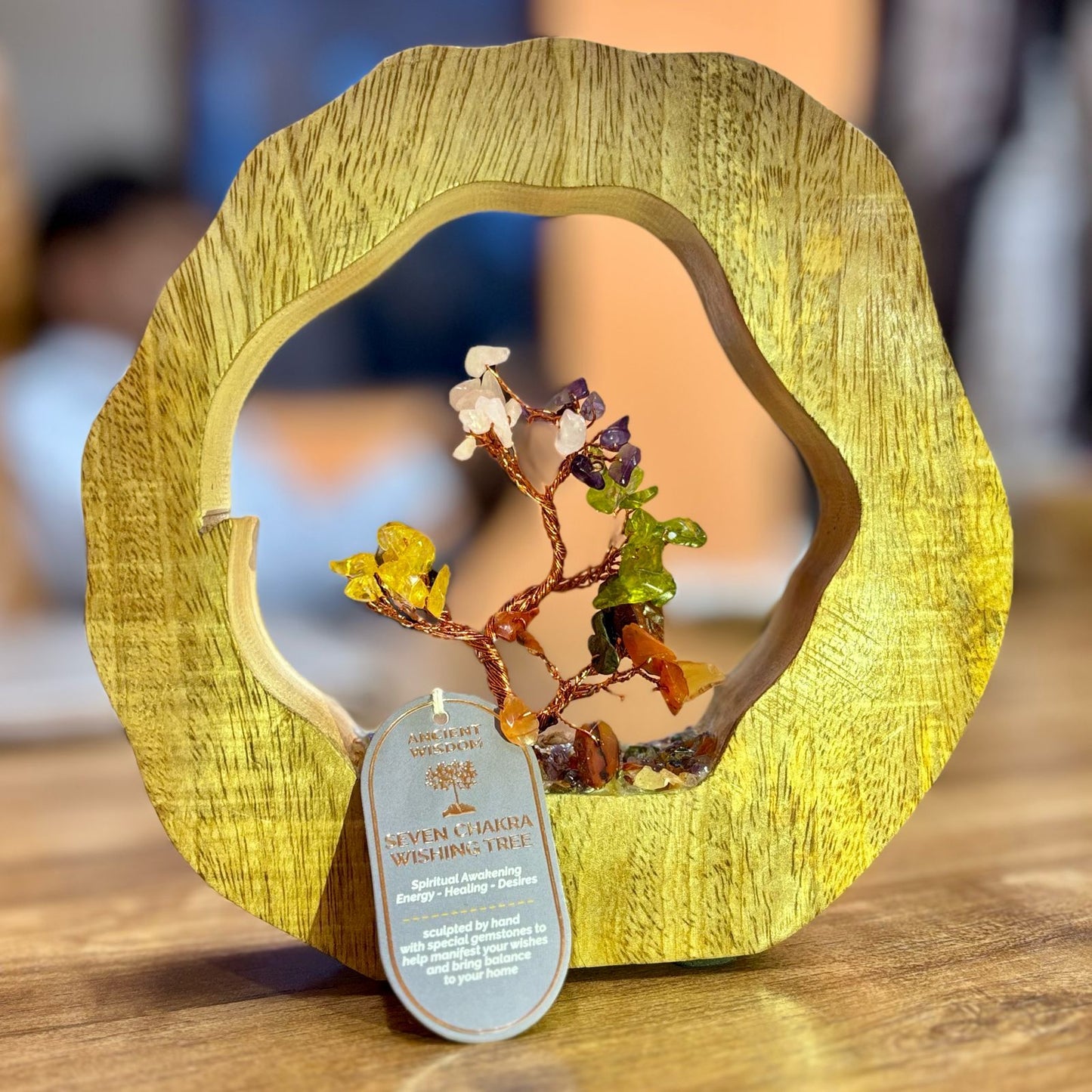 Jardín del Árbol de Piedras Preciosas - Anillo de Madera de Mango - Siete Chakras - 60 Piedras en Chips