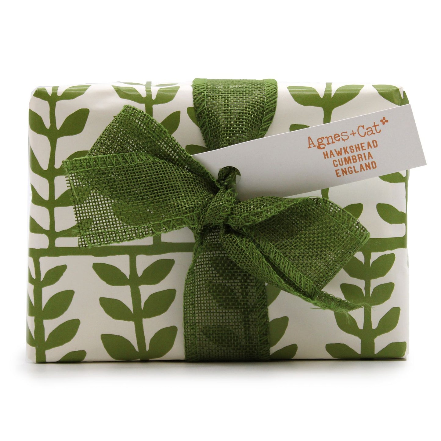 Gift Set: White Fig & Wild Blueberry Bath Bomb + Rhubarb Candle