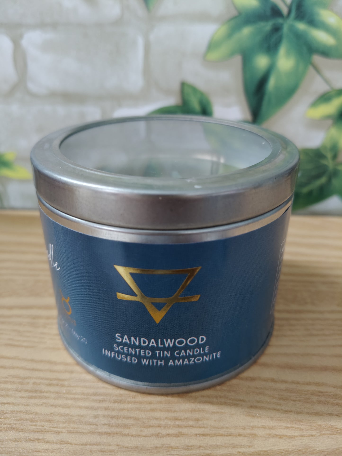 Vela perfumada Sándalo con chips de Amazonita Earth Candle