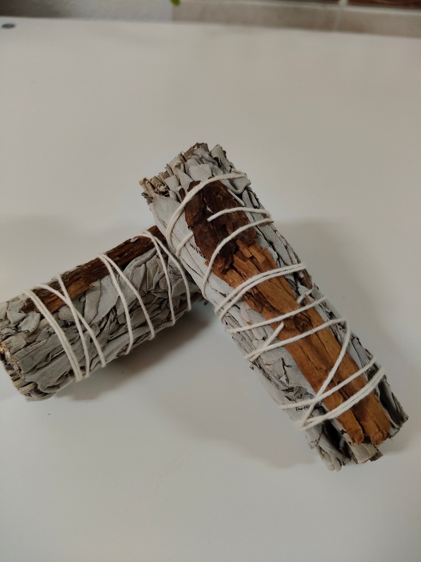 Atadito de salvia blanca y canela