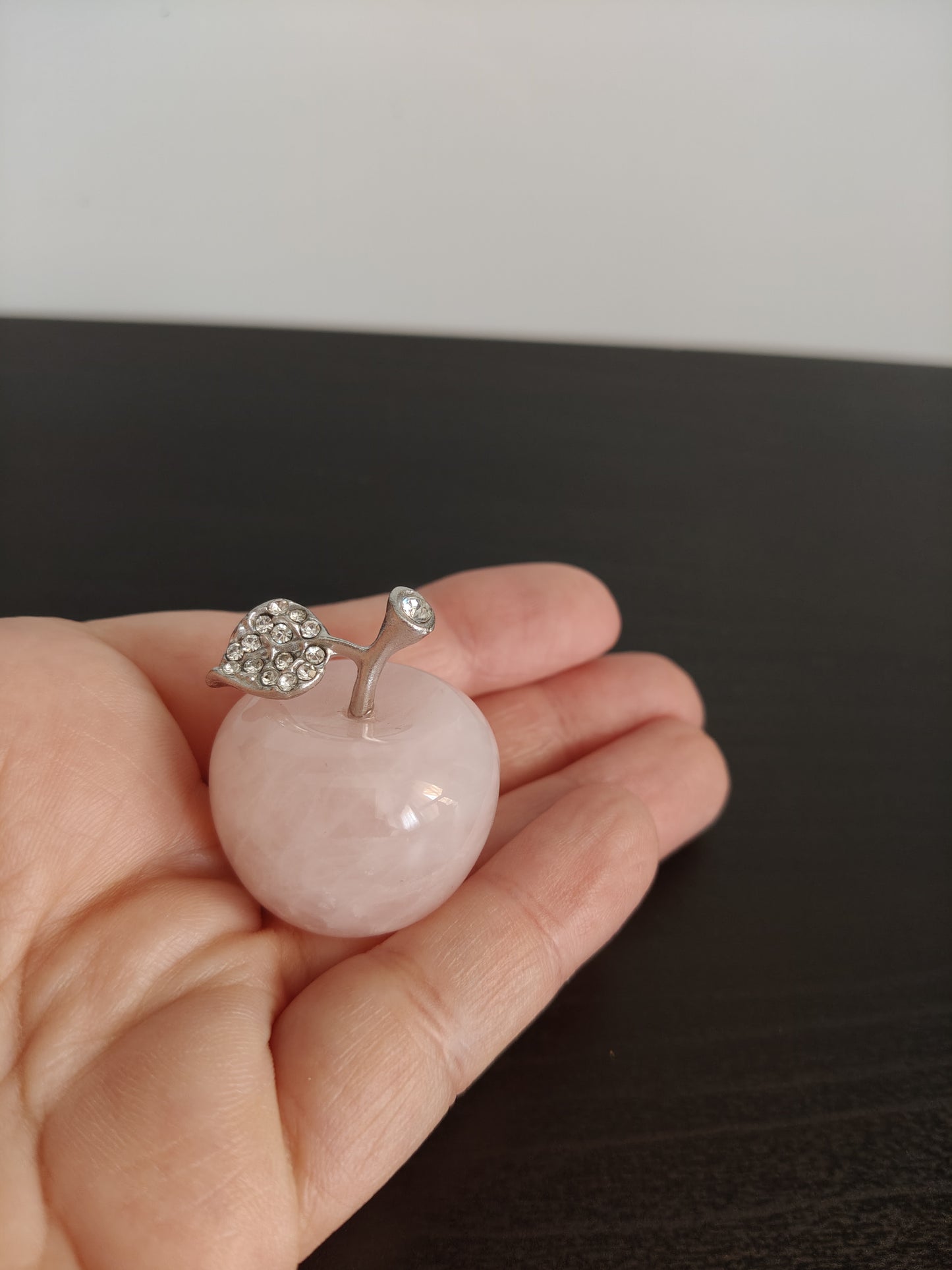 Quartz rose en forme de pomme