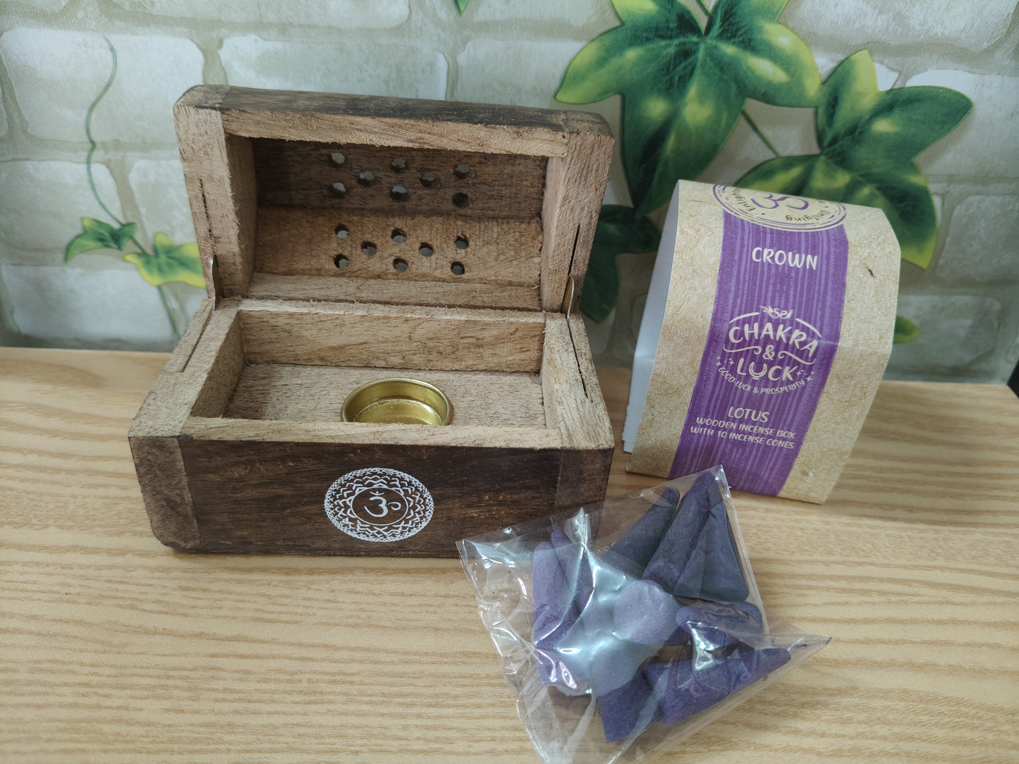 Conos incienso en mini cofre de madera Chakra Luck Lotus