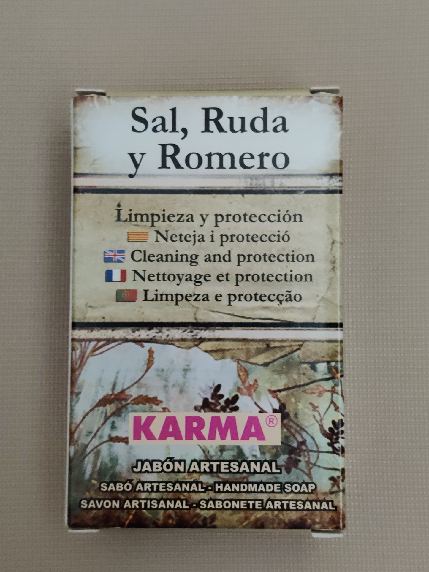 Savon ésotérique au sel, à la rue et au romarin