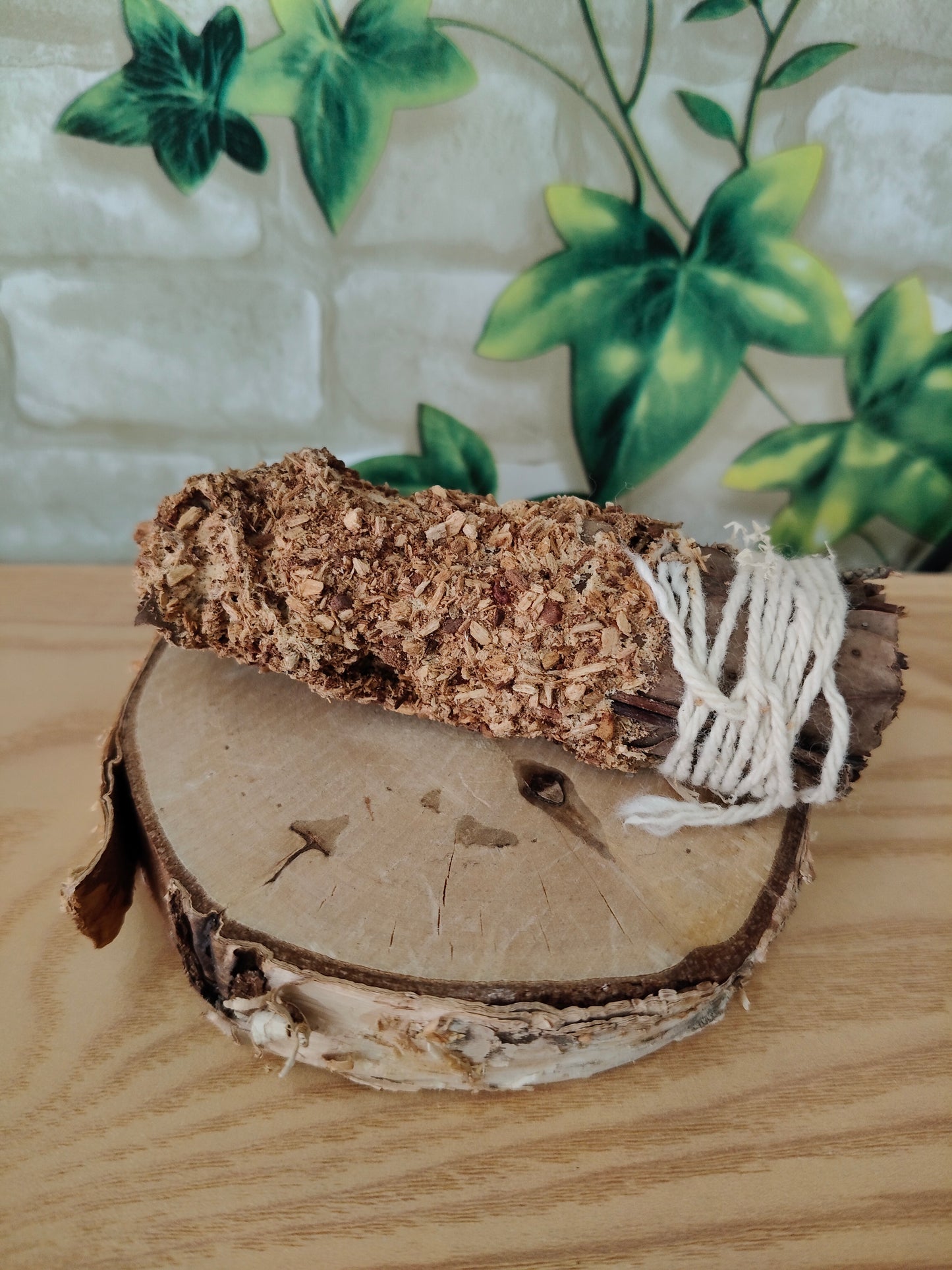 Atadito Cedar, Laurel and Eucalyptus, covered with Palo Santo