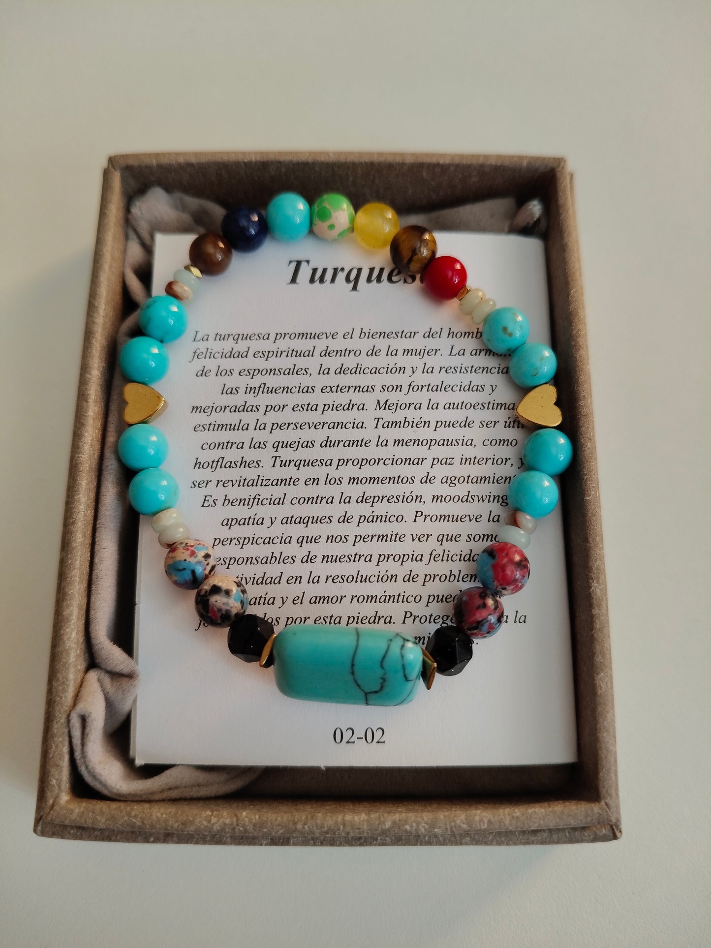 Bracelet en pierre turquoise avec 7 pierres de chakra (comprend une boîte, un sac en velours et des cartes explicatives)