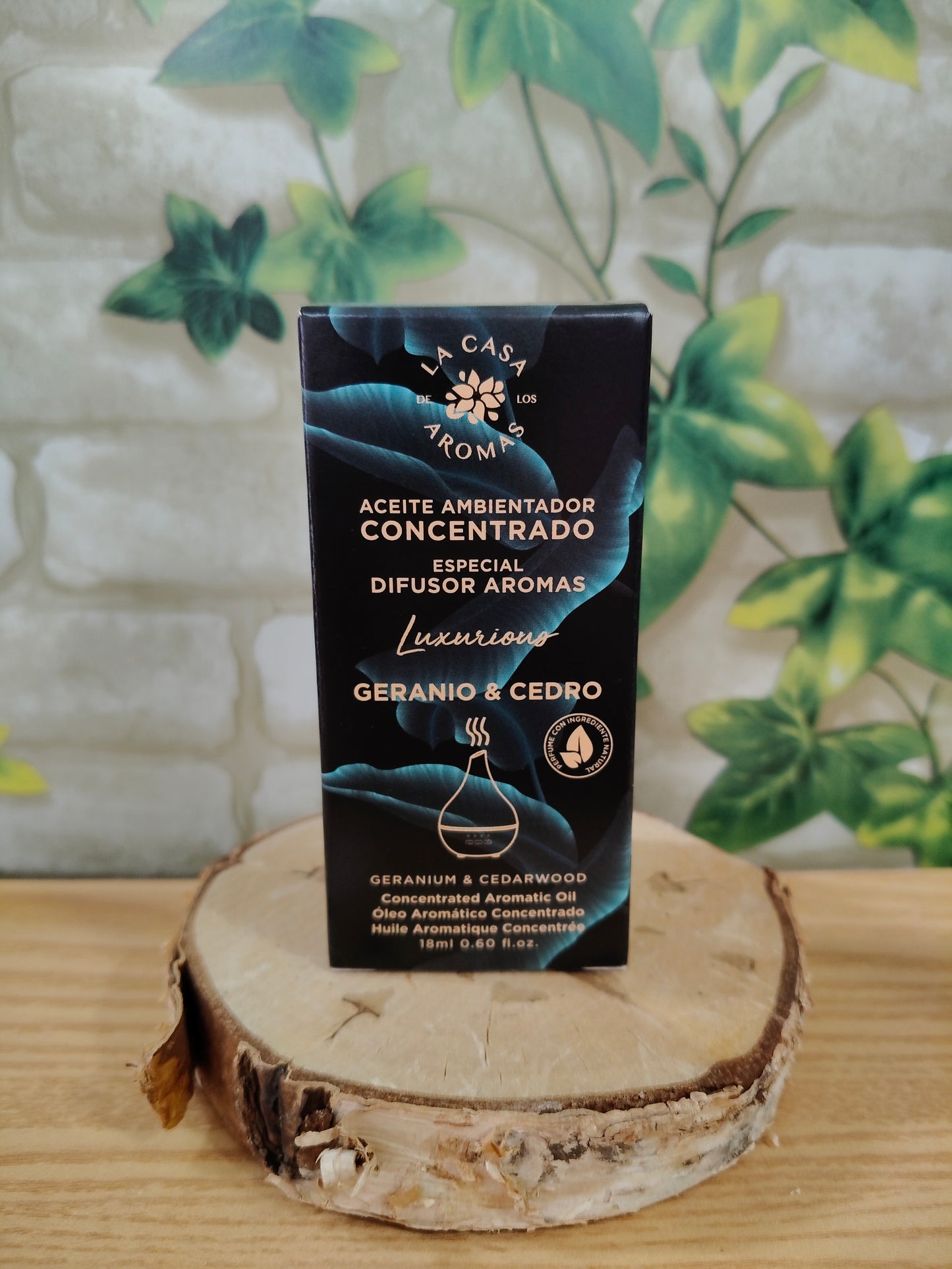 Huile essentielle de géranium et de bois de cèdre The House of Aromas 18 ml