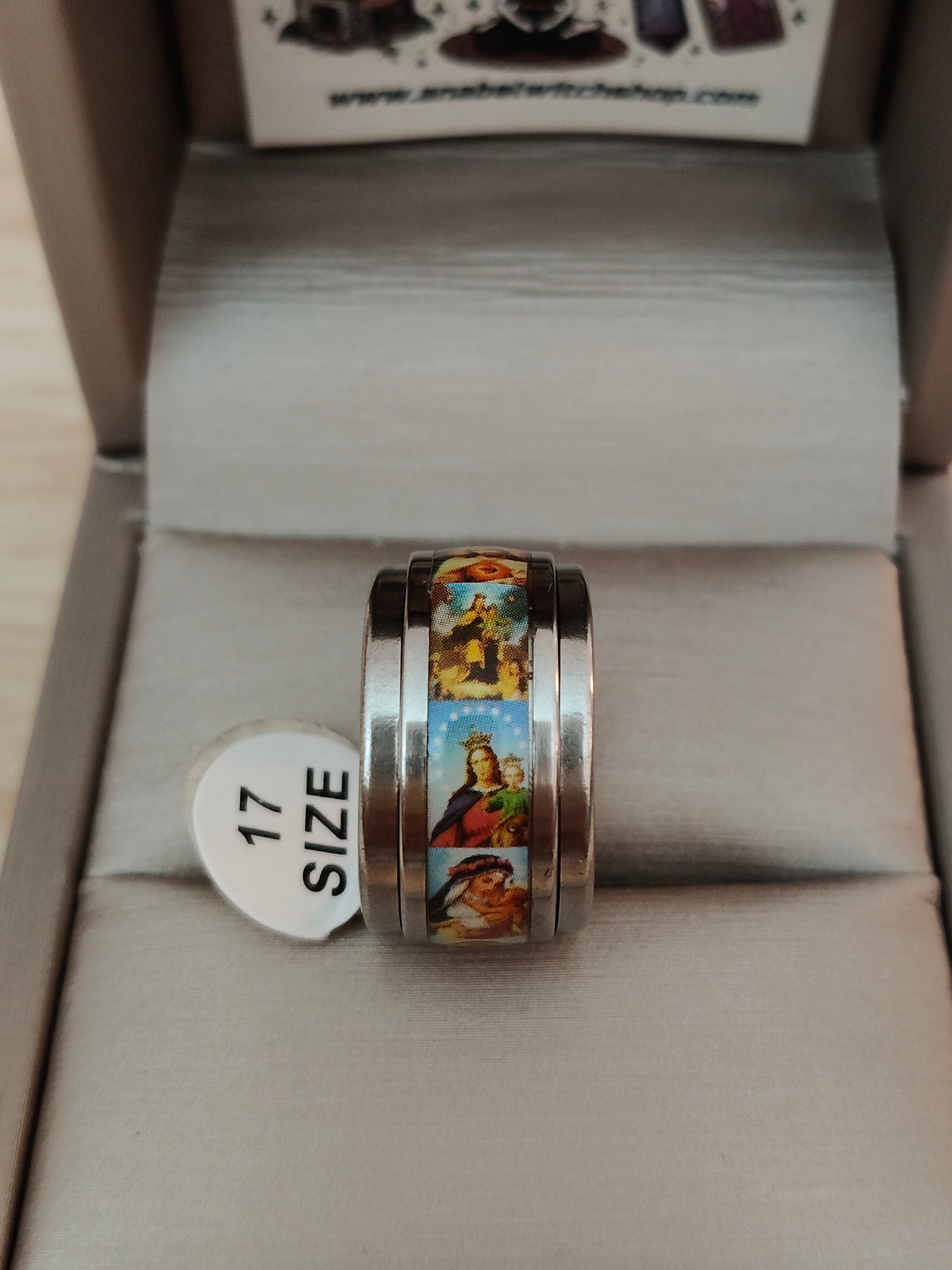 Anneau d'images religieuses