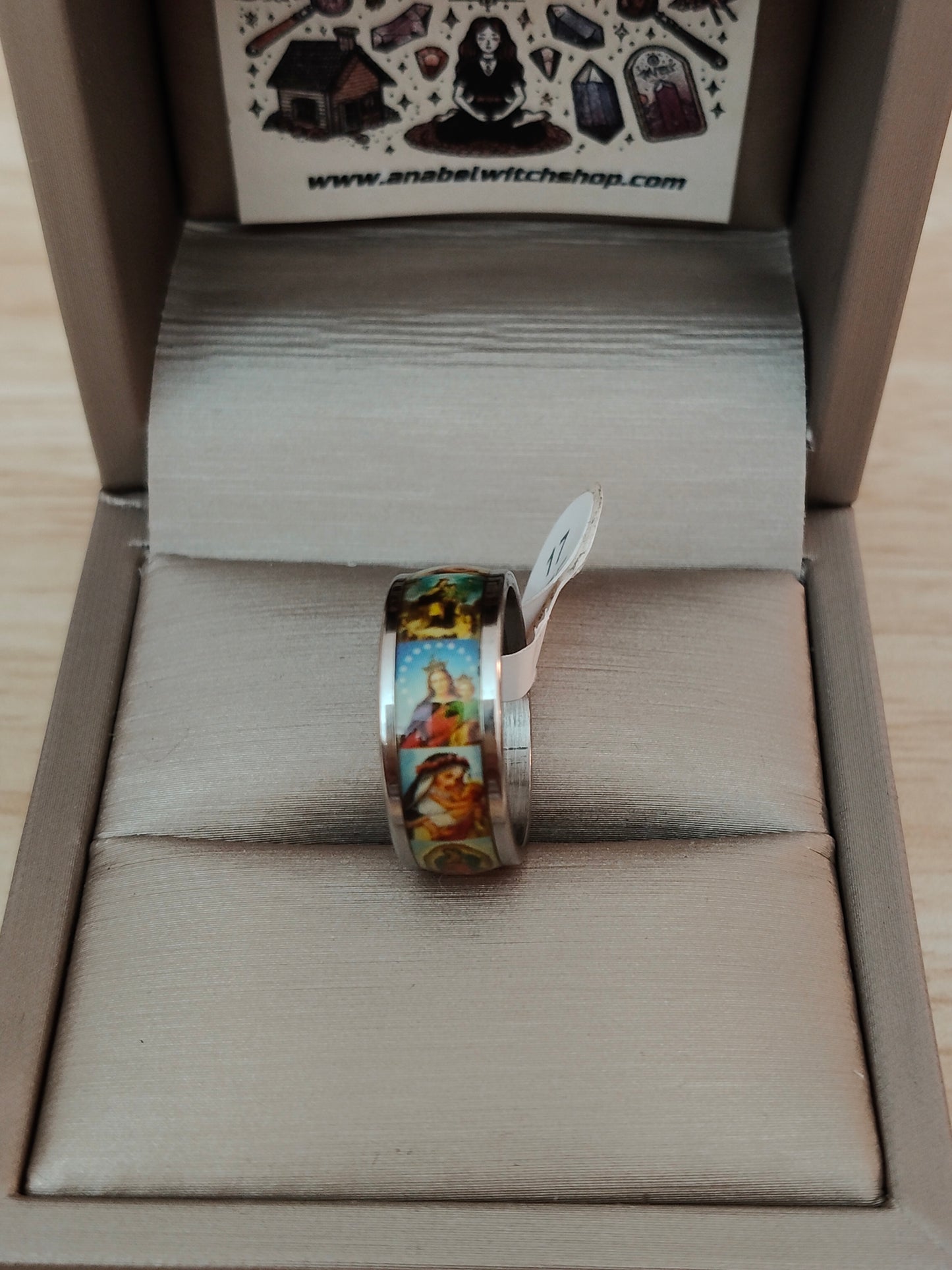 Bague avec images religieuses