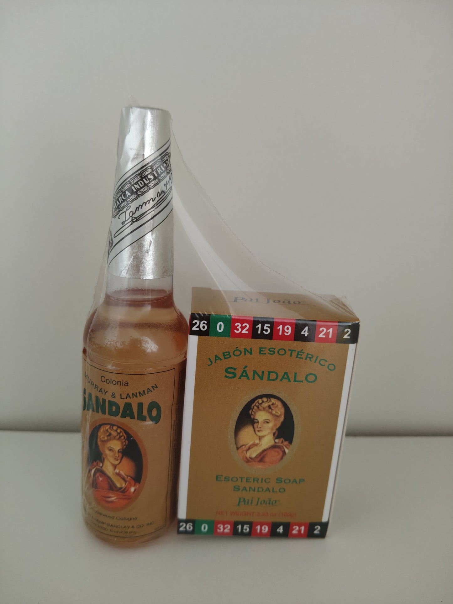 Pack ésotérique de savon et d'eau de Cologne au bois de santal