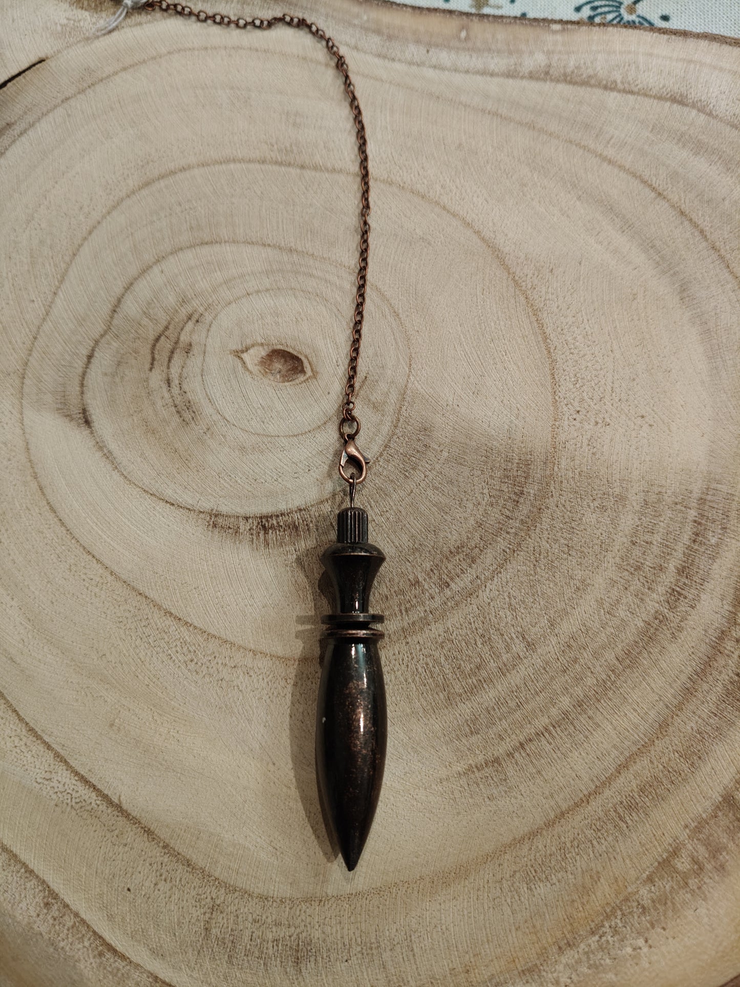 Pendule de Thot en métal couleur cuivre