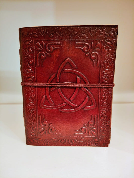 Carnet en cuir symbole Triquetra 15x11,5 cm
