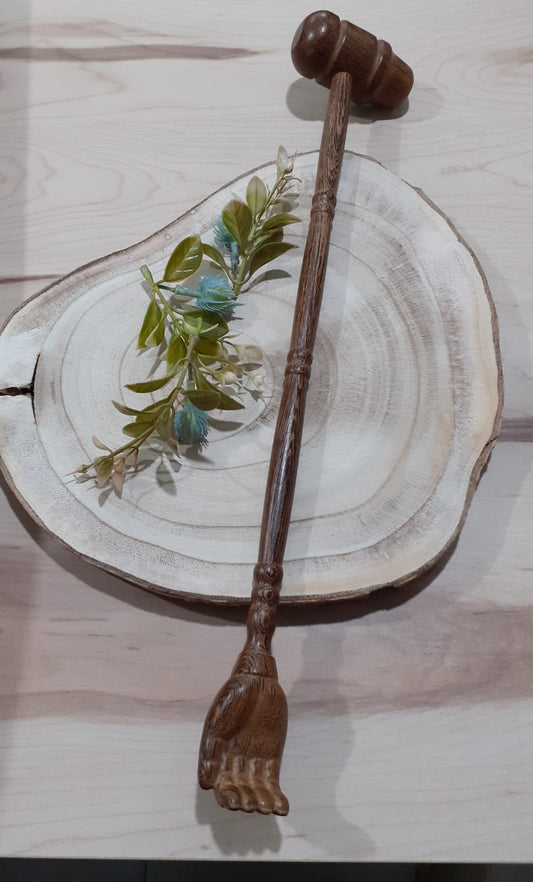 Gratte-dos avec marteau 44 cm