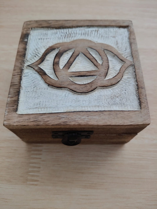 Boîte en bois décorée