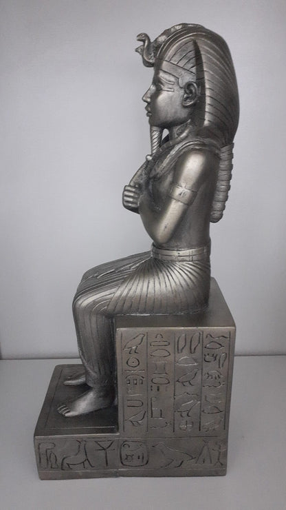 Figurine en résine de Toutankhamon