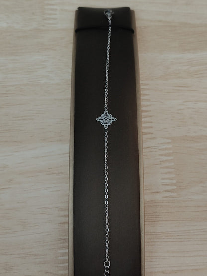 Bracelet en acier avec nœud de sorcière et Triquetra