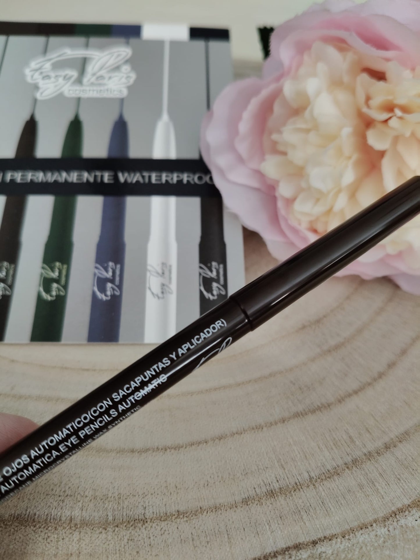 Outil de contour des yeux automatique