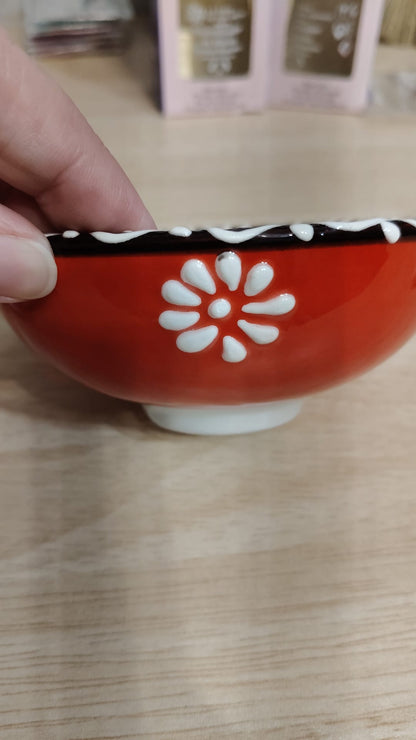 Bol en céramique avec œil maléfique rouge