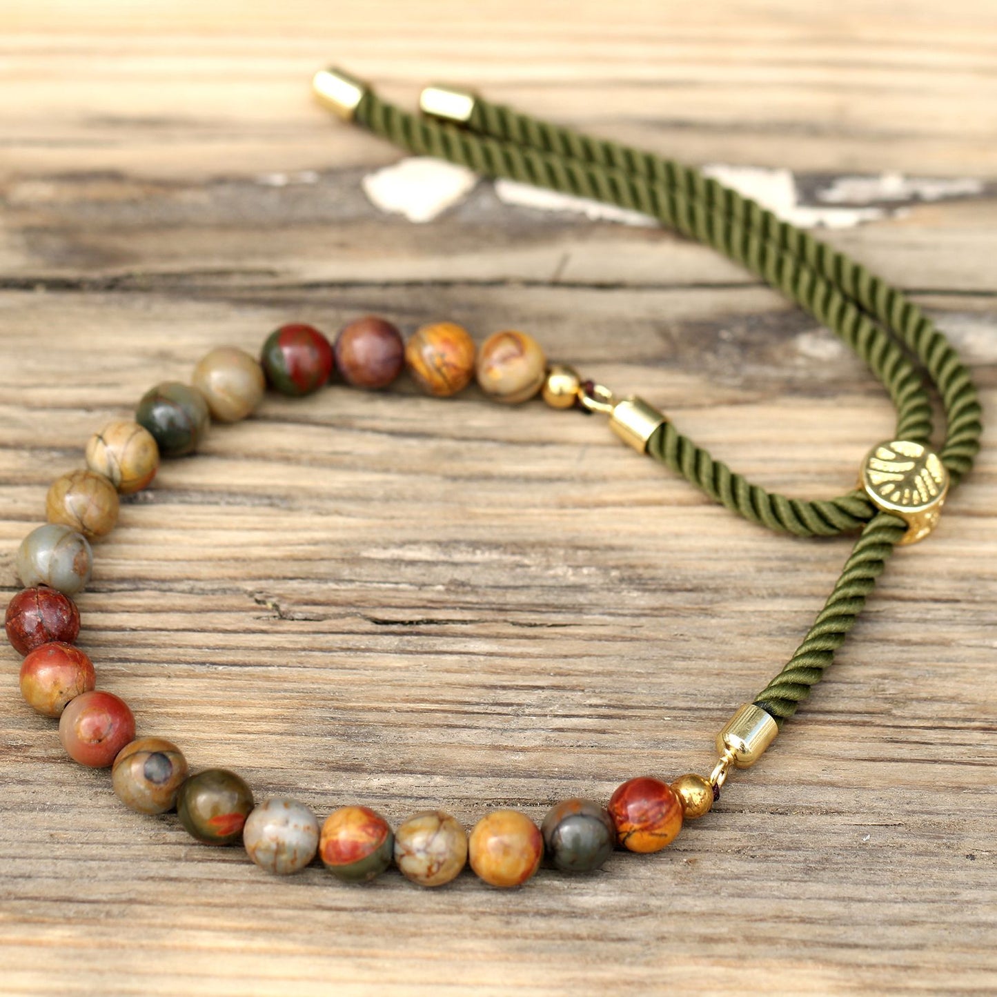 Pulsera de hilo verde con Jásper multicolor