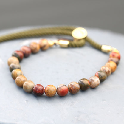 Pulsera de hilo verde con Jásper multicolor