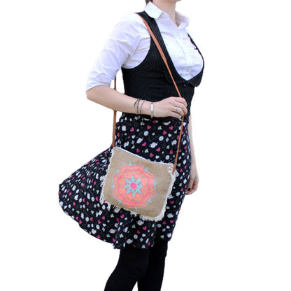 Bolso con flecos - Bordado Mandala