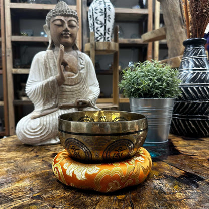 18cm hoop cushion (for 20-24cm singing bowl)