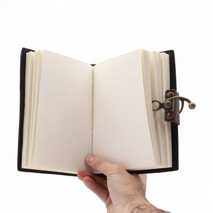 Cuaderno con estampado de cuero – Nunca dejes de perseguir tus sueños - 17.8×12.7 cm