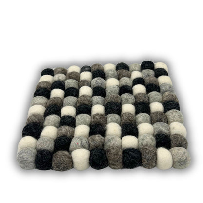 Set de table carré à pompons en feutrine - 20 cm, gris multicolore