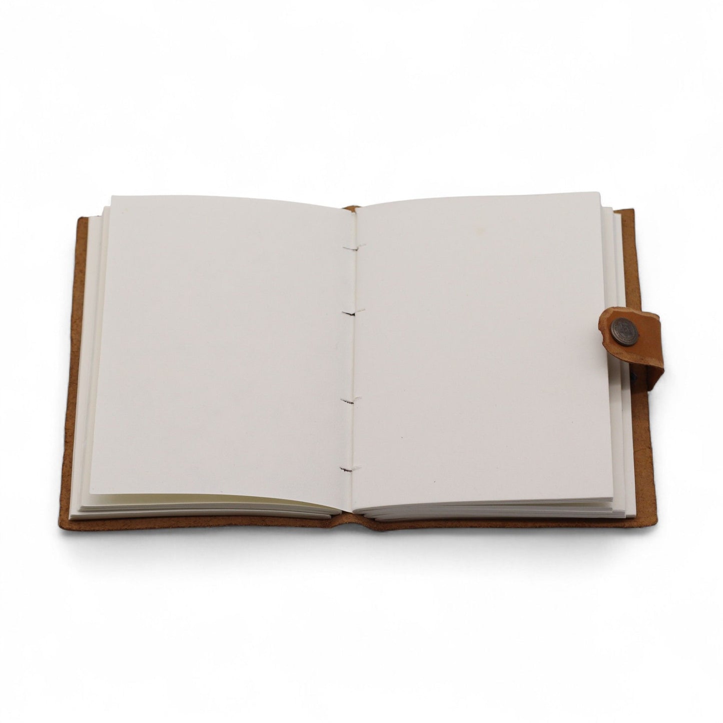 Cuaderno de cuero con relieve – Patrón floral en tono beige –  17.8×12.7 cm
