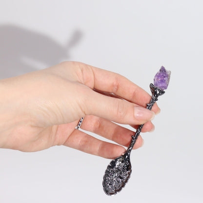 Ensemble de 7 cuillères de sorcière en cristal et pierres précieuses en argent foncé