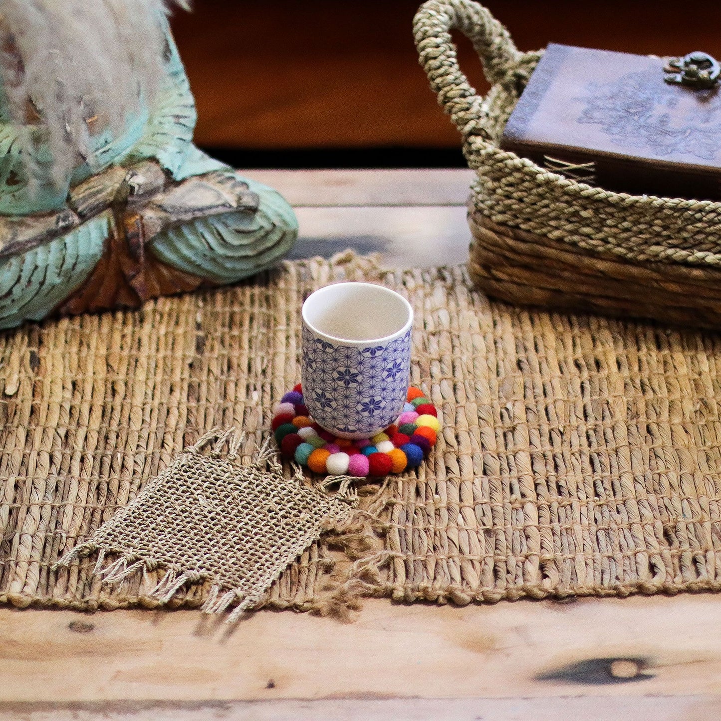 Round felt coasters, 10 cm, multicolored (set of 4)