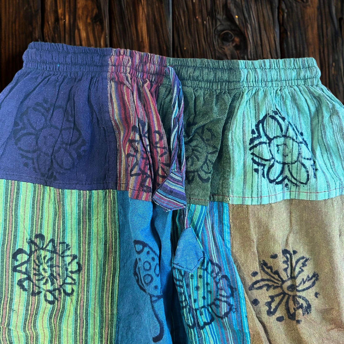 Sari Nómada - Pantalón Hongo - Diseños con Estampado en Bloque - Tonos Verdes (105x127cm) S/M