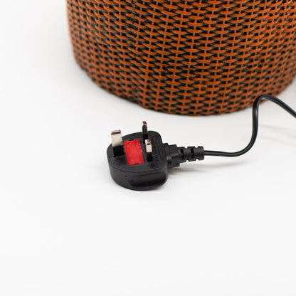 Gran fuente de agua - 24x22x48 cm - Bola de cristal que cambia de color en una urna griega dentro de una cesta