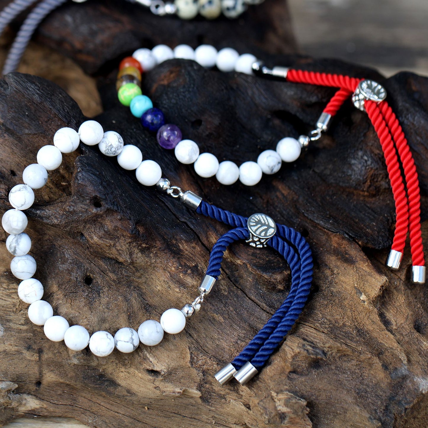 Pulsera de hilo gris con Jáspe Dálmata