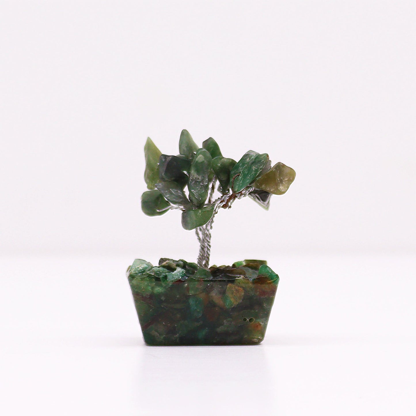 Mini arbre à pierres précieuses sur base en orgonite – Aventurine verte (15 pierres)