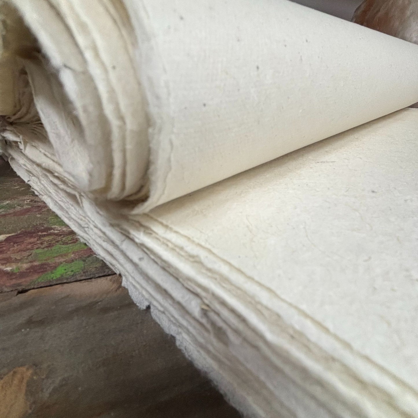 Lokta Papel de envolver hecho a mano - Papel Liso 5gms