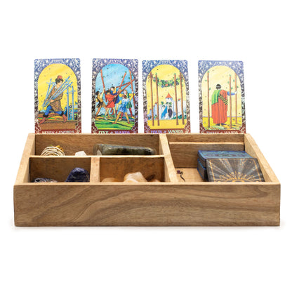 Caja de tarot de cuatro compartimentos con soporte para cartas.