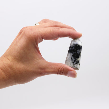 Gemstone points approx. 6 cm (0.5 kg) - Indian Moonstone