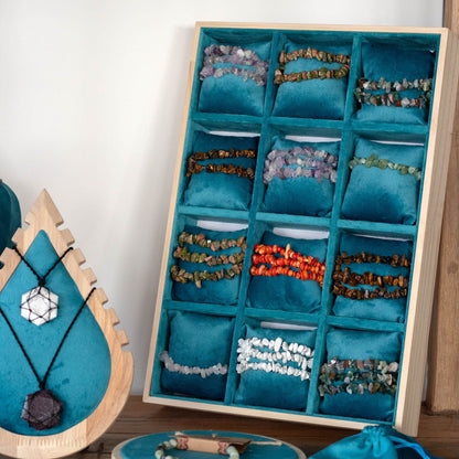 Bandeja expositora con doce compartimentos y cojines 35x24cm