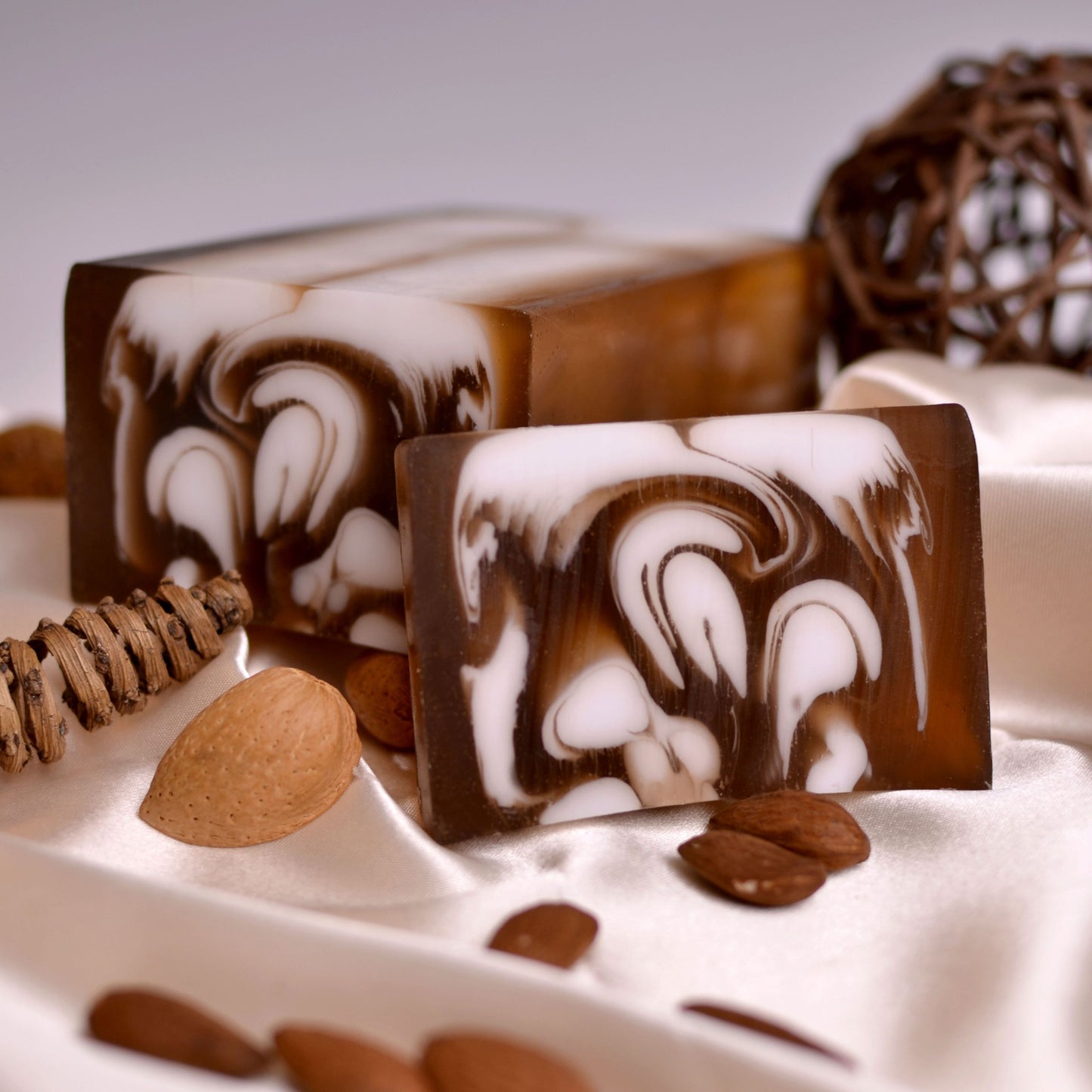 Barra de Jabón Hecho a Mano 1.2kg - Almendra