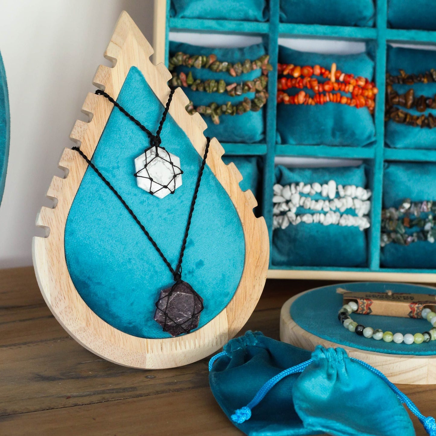 Expositor de collar lágrima pequeño 19x13cm