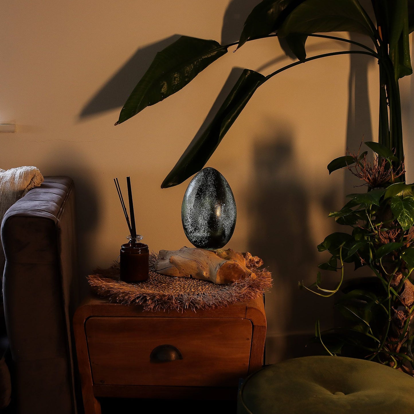 Lámpara de Mesa con Pantalla Huevo de Lava Craquelado – Gris