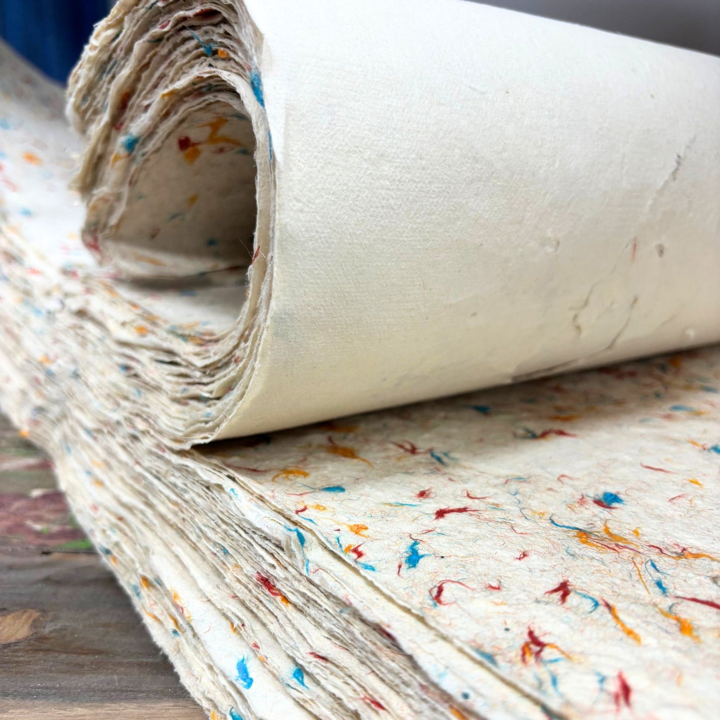 Papier cadeau artisanal Lokta - Mélange de couleurs coton